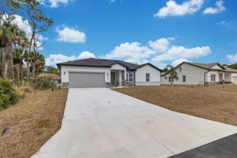House in Palm Bay, Florida 3 bedrooms, 208.47 sq.m. № 2231489