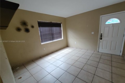 Apartamento en alquiler en Hialeah, Florida, 2 dormitorios, 81.66 m2 № 1926640 - foto 24