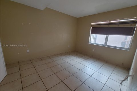 Apartamento en alquiler en Hialeah, Florida, 2 dormitorios, 81.66 m2 № 1926640 - foto 10