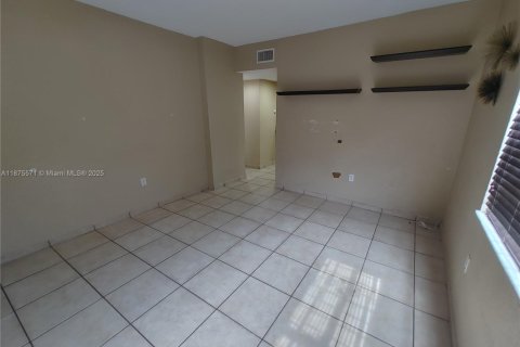 Apartamento en alquiler en Hialeah, Florida, 2 dormitorios, 81.66 m2 № 1926640 - foto 22