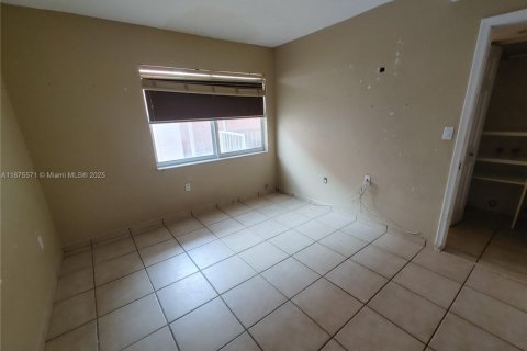 Apartamento en alquiler en Hialeah, Florida, 2 dormitorios, 81.66 m2 № 1926640 - foto 9