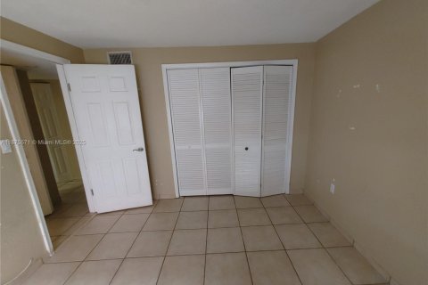Apartamento en alquiler en Hialeah, Florida, 2 dormitorios, 81.66 m2 № 1926640 - foto 8