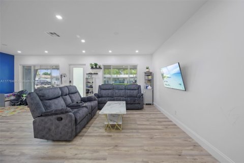 Casa en venta en Hallandale Beach, Florida, 3 dormitorios, 149.39 m2 № 1714570 - foto 5