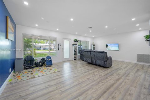 Casa en venta en Hallandale Beach, Florida, 3 dormitorios, 149.39 m2 № 1714570 - foto 4
