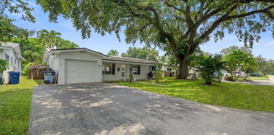Casa en Hallandale Beach, Florida 3 dormitorios, 149.39 m2 № 1714570