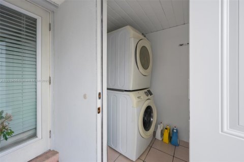 Casa en venta en Hallandale Beach, Florida, 3 dormitorios, 149.39 m2 № 1714570 - foto 20