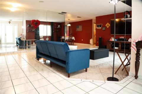 Купить виллу или дом в Майами, Флорида 3 спальни, 176.05м2, № 2005920 - фото 5