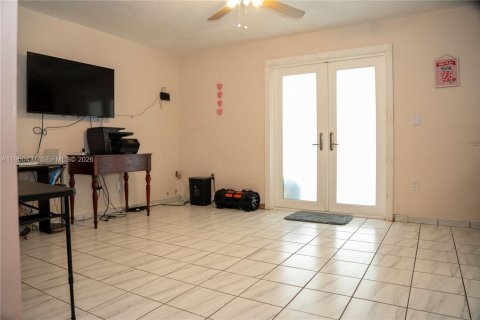 Купить виллу или дом в Майами, Флорида 3 спальни, 176.05м2, № 2005920 - фото 16