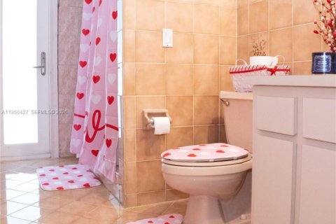 Купить виллу или дом в Майами, Флорида 3 спальни, 176.05м2, № 2005920 - фото 28
