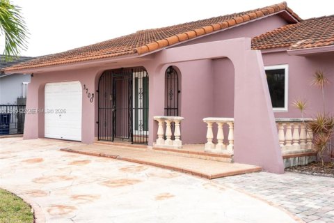 Дом в Майами, Флорида 3 спальни, 176.05м2 № 2005920