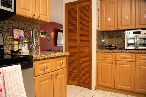 Купить виллу или дом в Майами, Флорида 3 спальни, 176.05м2, № 2005920 - фото 14