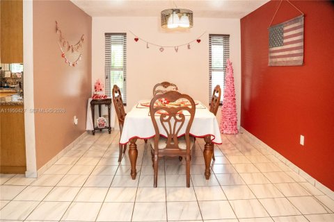 Купить виллу или дом в Майами, Флорида 3 спальни, 176.05м2, № 2005920 - фото 11