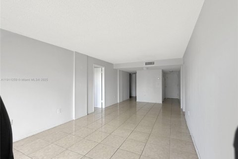 Купить кондоминиум в Майами, Флорида 3 спальни, 112.04м2, № 1967238 - фото 23