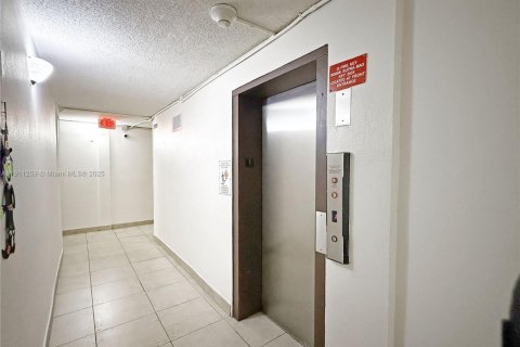 Купить кондоминиум в Майами, Флорида 3 спальни, 112.04м2, № 1967238 - фото 3