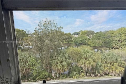 Купить кондоминиум в Майами, Флорида 3 спальни, 112.04м2, № 1967238 - фото 12