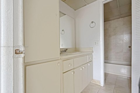 Купить кондоминиум в Майами, Флорида 3 спальни, 112.04м2, № 1967238 - фото 14