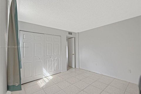 Купить кондоминиум в Майами, Флорида 3 спальни, 112.04м2, № 1967238 - фото 19