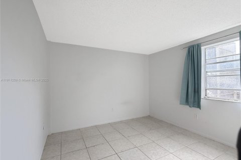 Купить кондоминиум в Майами, Флорида 3 спальни, 112.04м2, № 1967238 - фото 11