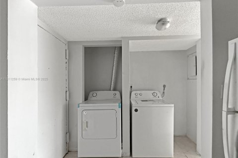 Купить кондоминиум в Майами, Флорида 3 спальни, 112.04м2, № 1967238 - фото 21