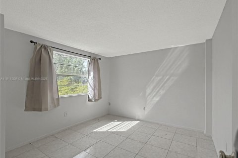 Купить кондоминиум в Майами, Флорида 3 спальни, 112.04м2, № 1967238 - фото 16