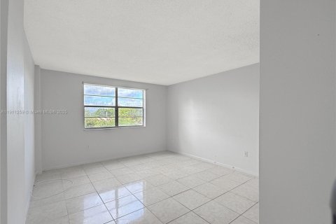 Купить кондоминиум в Майами, Флорида 3 спальни, 112.04м2, № 1967238 - фото 18