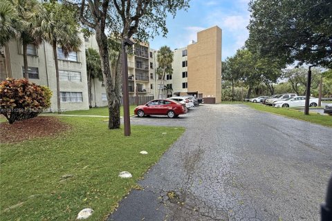 Купить кондоминиум в Майами, Флорида 3 спальни, 112.04м2, № 1967238 - фото 2