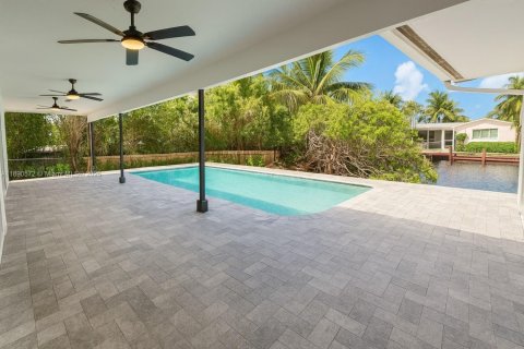 House in Oakland Park, Florida 3 bedrooms, 143.26 sq.m. № 1944440 - photo 7