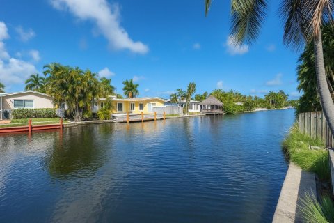 House in Oakland Park, Florida 3 bedrooms, 143.26 sq.m. № 1944440 - photo 14
