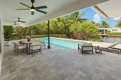 House in Oakland Park, Florida 3 bedrooms, 143.26 sq.m. № 1944440 - photo 8