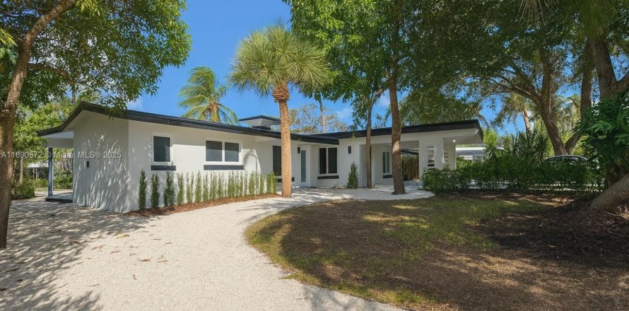 House in Oakland Park, Florida 3 bedrooms, 143.26 sq.m. № 1944440