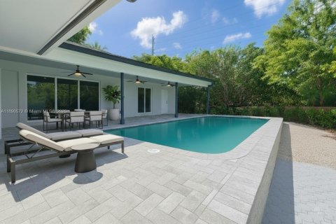 House in Oakland Park, Florida 3 bedrooms, 143.26 sq.m. № 1944440 - photo 10