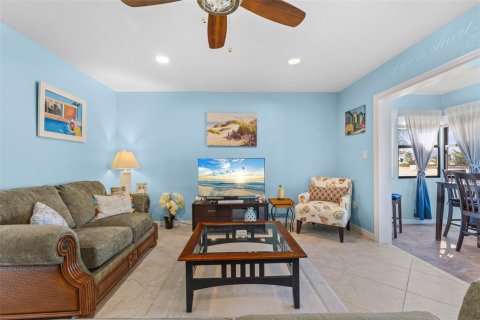 Adosado en venta en Sarasota, Florida, 2 dormitorios, 138.61 m2 № 2093547 - foto 19