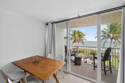 Condo in Jensen Beach, Florida, 1 bedroom  № 2082320 - photo 12