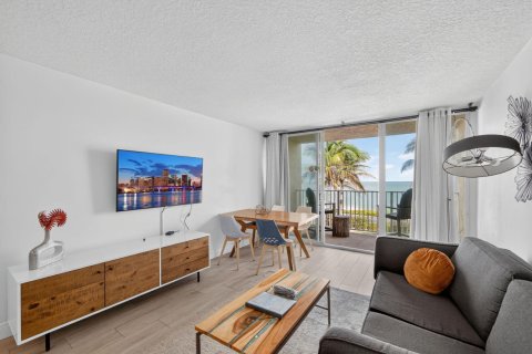 Condo in Jensen Beach, Florida, 1 bedroom  № 2082320 - photo 8