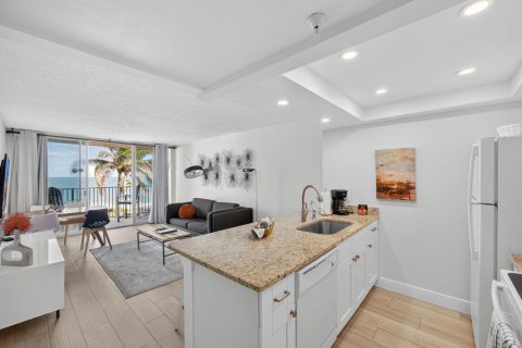 Condo in Jensen Beach, Florida, 1 bedroom  № 2082320 - photo 6