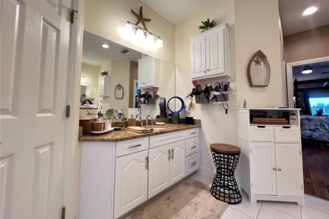 House in Winter Haven, Florida 4 bedrooms, 273.78 sq.m. № 1898925 - photo 29