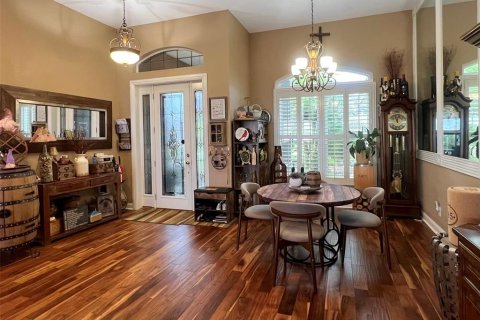 House in Winter Haven, Florida 4 bedrooms, 273.78 sq.m. № 1898925 - photo 8