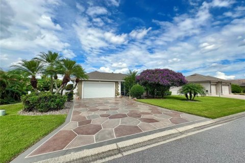 House in Winter Haven, Florida 4 bedrooms, 273.78 sq.m. № 1898925 - photo 3