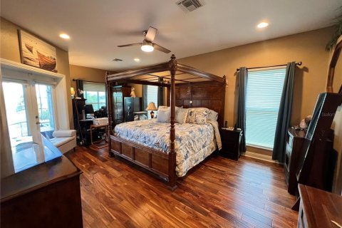 House in Winter Haven, Florida 4 bedrooms, 273.78 sq.m. № 1898925 - photo 21