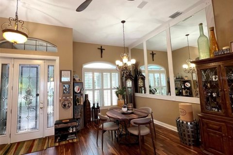 House in Winter Haven, Florida 4 bedrooms, 273.78 sq.m. № 1898925 - photo 9
