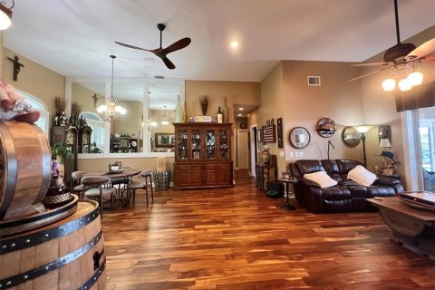 House in Winter Haven, Florida 4 bedrooms, 273.78 sq.m. № 1898925 - photo 10