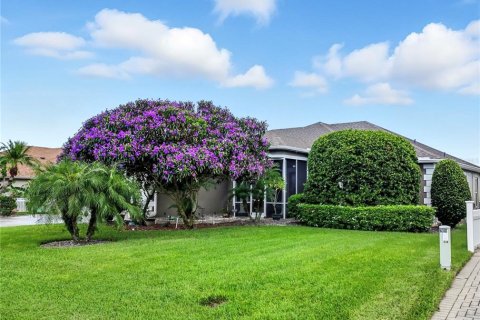 House in Winter Haven, Florida 4 bedrooms, 273.78 sq.m. № 1898925 - photo 2