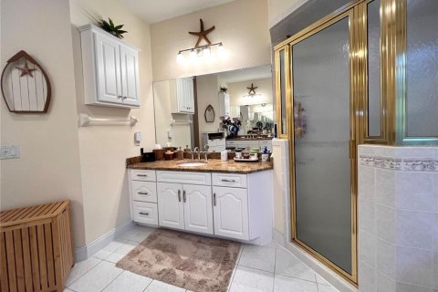 House in Winter Haven, Florida 4 bedrooms, 273.78 sq.m. № 1898925 - photo 28