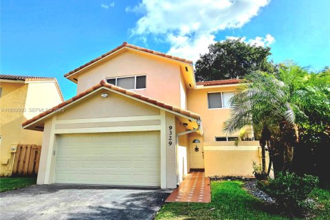 Casa en venta en Miami, Florida, 4 dormitorios, 191.38 m2 № 1992205 - foto 3