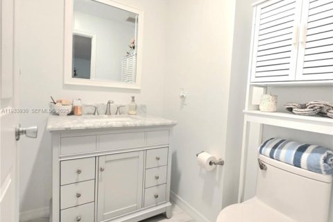 Villa ou maison à vendre à Miami, Floride: 4 chambres, 191.38 m2 № 1992205 - photo 9