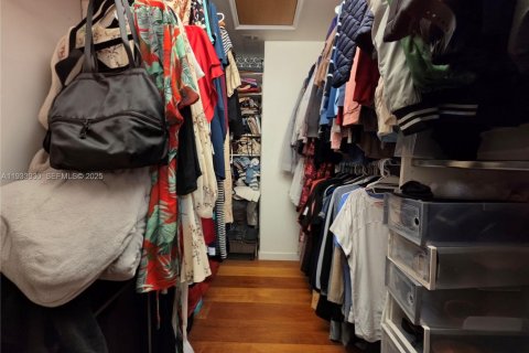 Villa ou maison à vendre à Miami, Floride: 4 chambres, 191.38 m2 № 1992205 - photo 16