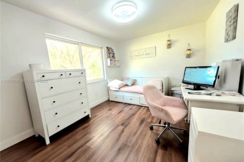 Villa ou maison à vendre à Miami, Floride: 4 chambres, 191.38 m2 № 1992205 - photo 19