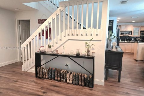 Casa en venta en Miami, Florida, 4 dormitorios, 191.38 m2 № 1992205 - foto 5