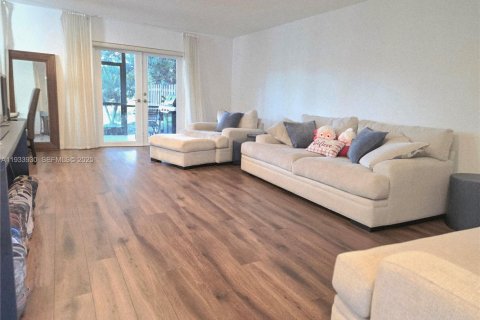 Casa en venta en Miami, Florida, 4 dormitorios, 191.38 m2 № 1992205 - foto 4