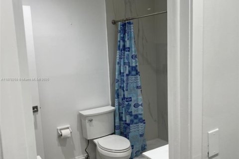 Villa ou maison à louer à Boca Raton, Floride: 2 chambres, 84.36 m2 № 1980922 - photo 6